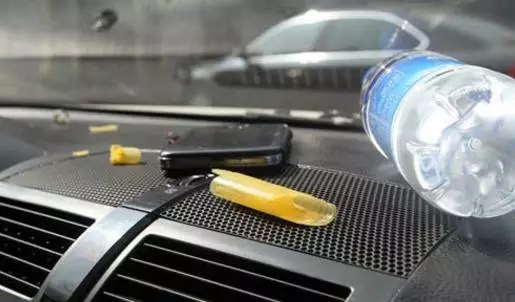【天嬌用車學(xué)】暴曬后的汽車究竟有多毒？超乎你想象