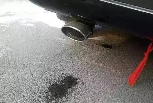 什么原因導致的排氣管滴水呢？