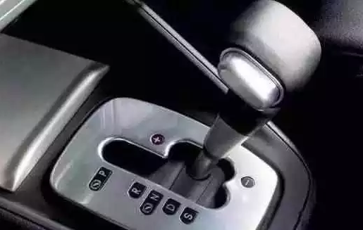 自動檔車這樣開提前報廢，多少老司機中招