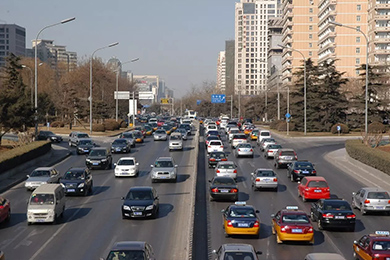 鬧市開車必學技巧，你會幾招？