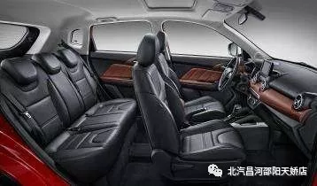 易燃易爆炸！夏天在車?yán)锓胚@些東西絕對(duì)是奪命炸彈！